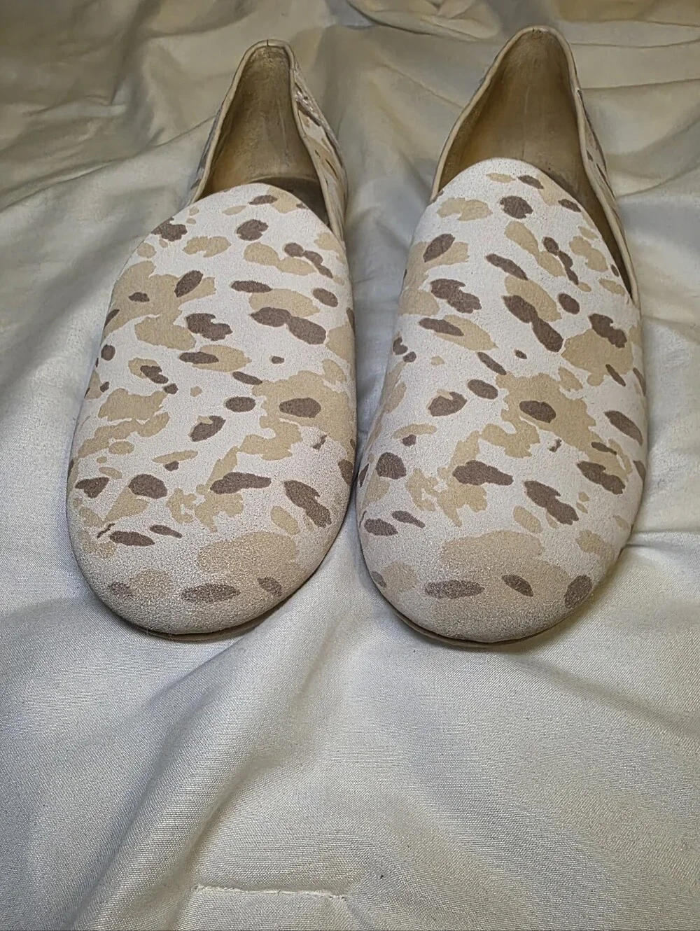 TOMS Women Cream and Brown Camoflauge Patterned Slip-On Loafer Shoes Size 5.5